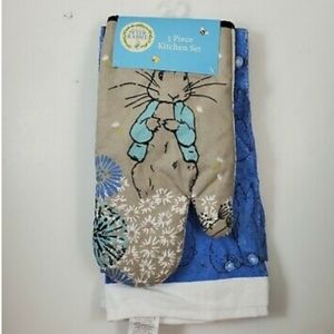 Beatrix Potter Peter Rabbit 3 Piece Oven Mitt And Kitchen Towel Set NWT